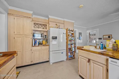 1907 Essex Street Kinston NC 28504