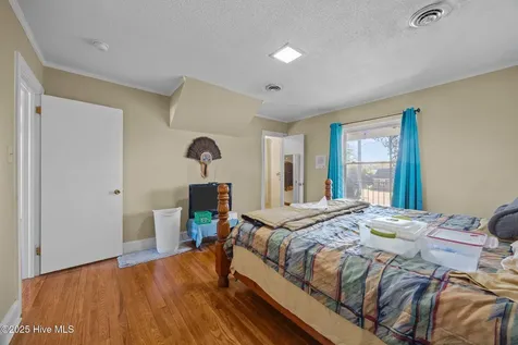 1907 Essex Street Kinston NC 28504