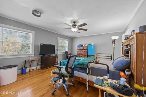 1907 Essex Street Kinston NC 28504
