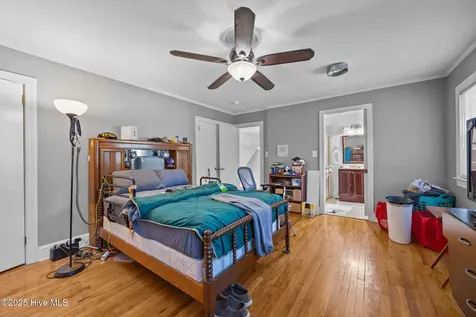 1907 Essex Street Kinston NC 28504