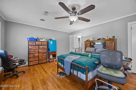 1907 Essex Street Kinston NC 28504