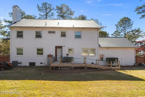 1907 Essex Street Kinston NC 28504