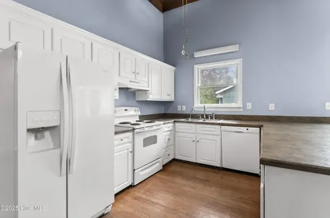 3608 Meadow Drive Morehead City NC 28557