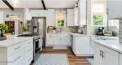 679 Carolina Bay Court Southport NC 28461