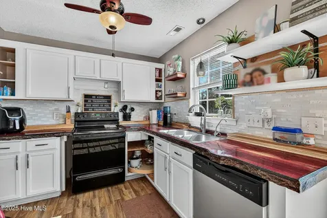 203 Reef Lane Richlands NC 28574