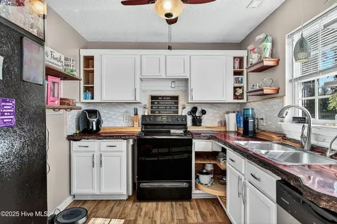 203 Reef Lane Richlands NC 28574