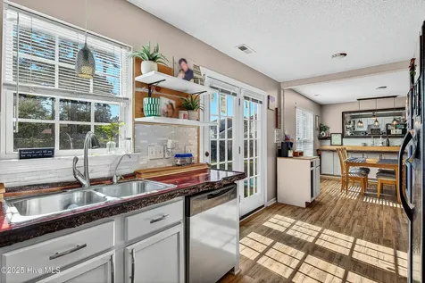 203 Reef Lane Richlands NC 28574