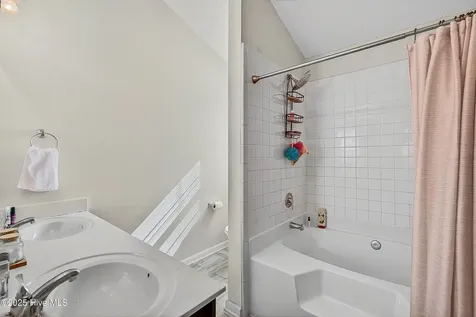 203 Reef Lane Richlands NC 28574