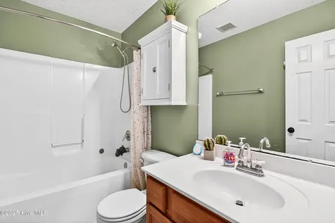 203 Reef Lane Richlands NC 28574