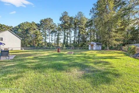 203 Reef Lane Richlands NC 28574