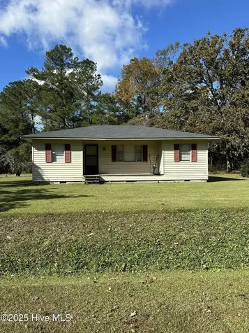 1232 Mears Lane Clarkton NC 28433