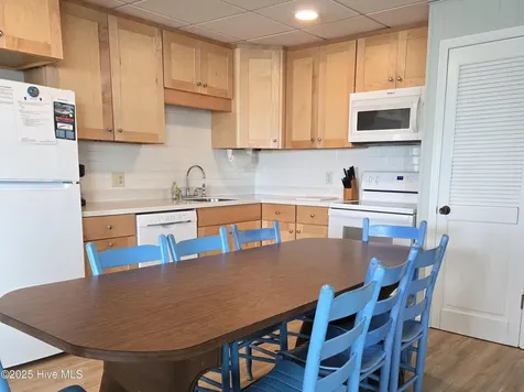 1103 Ocean Drive Emerald Isle NC 28594