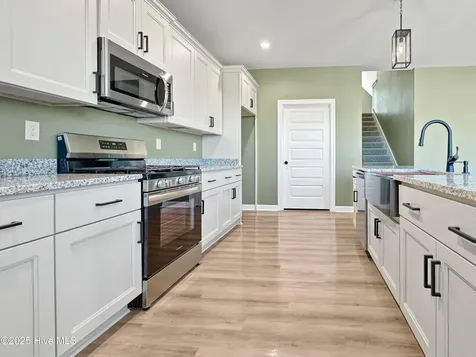 2111 Staysail Drive Elizabeth City NC 27909