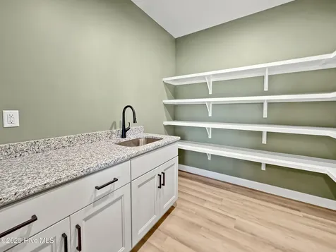 2111 Staysail Drive Elizabeth City NC 27909