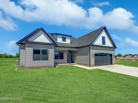 2111 Staysail Drive Elizabeth City NC 27909