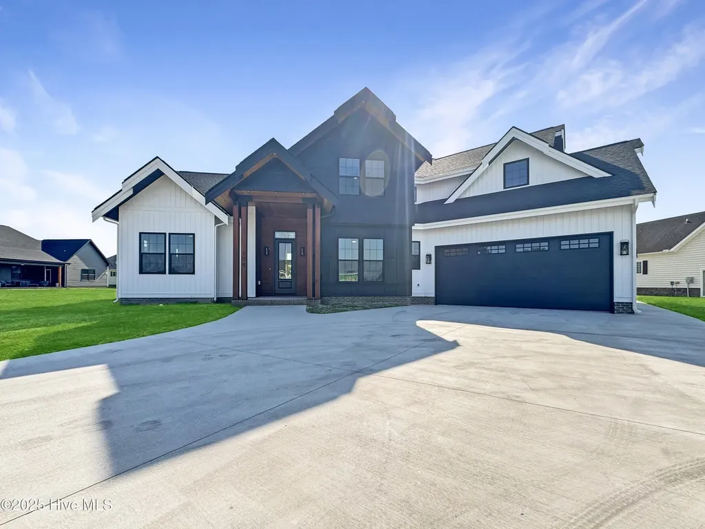 1111 Staysail Drive Elizabeth City NC 27909
