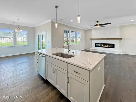 1006 Staysail Street Elizabeth City NC 27909
