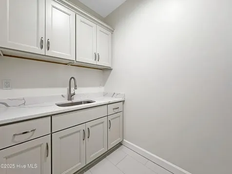 1006 Staysail Street Elizabeth City NC 27909