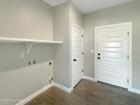 1061 Staysail Drive Elizabeth City NC 27909