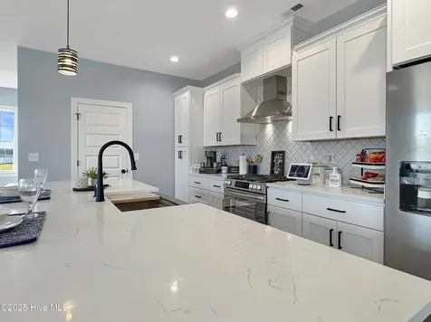 333 Staysail Drive Elizabeth City NC 27909