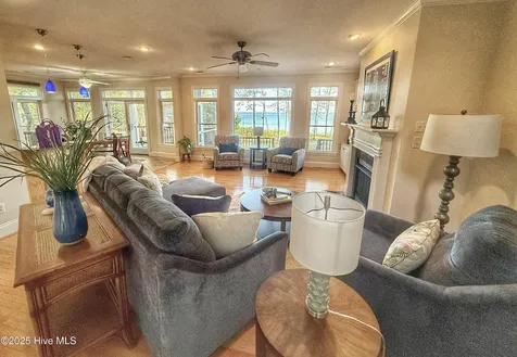385 Peninsula Drive Oriental NC 28571