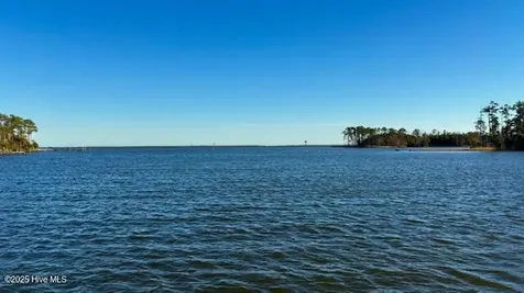 385 Peninsula Drive Oriental NC 28571