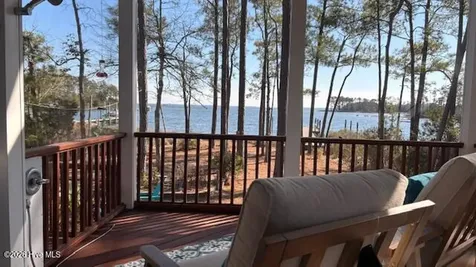 385 Peninsula Drive Oriental NC 28571