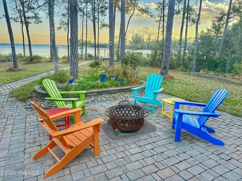 385 Peninsula Drive Oriental NC 28571