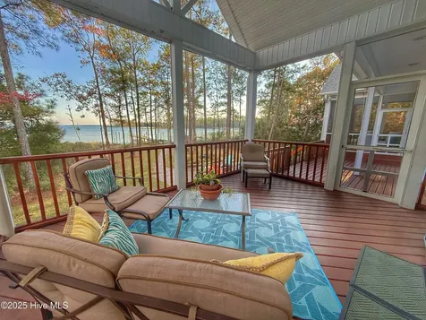 385 Peninsula Drive Oriental NC 28571