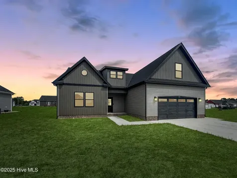 7617 Staysail Drive Elizabeth City NC 27909