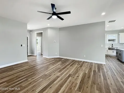 7617 Staysail Drive Elizabeth City NC 27909