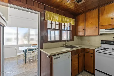 2011 W Beach Drive Oak Island NC 28465