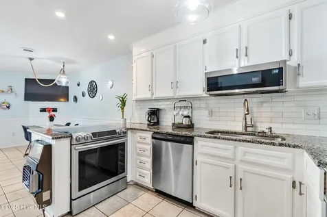 307 Bay Circle North Topsail Beach NC 28460