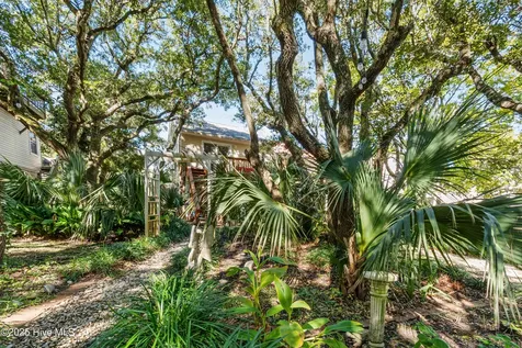307 Bay Circle North Topsail Beach NC 28460