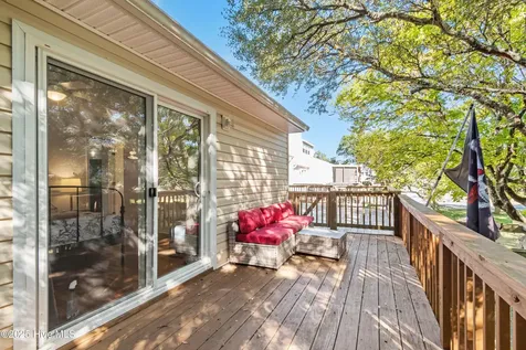307 Bay Circle North Topsail Beach NC 28460