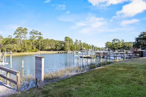6216 Fox Run Road Wilmington NC 28409