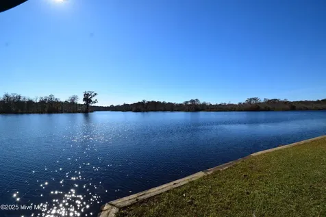 246 Shoreline Drive New Bern NC 28562