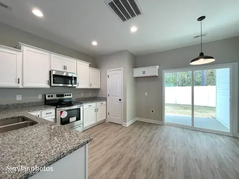 724 Cross Bridge Way Sneads Ferry NC 28460