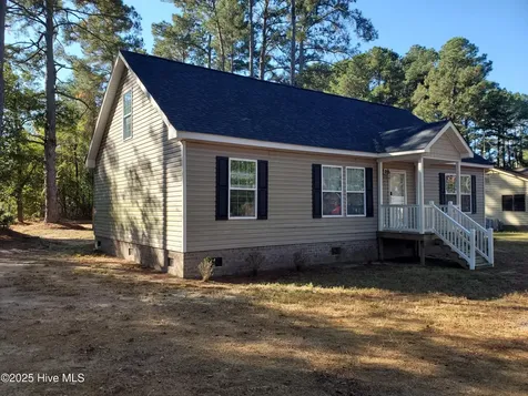 692 Sandhill Drive Dudley NC 28333