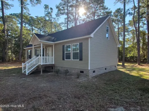 692 Sandhill Drive Dudley NC 28333