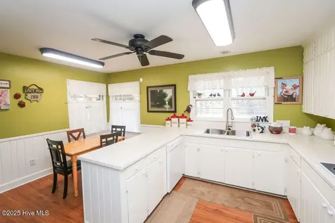 1201 Charles Drive Laurinburg NC 28352