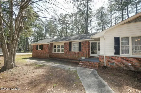1201 Charles Drive Laurinburg NC 28352