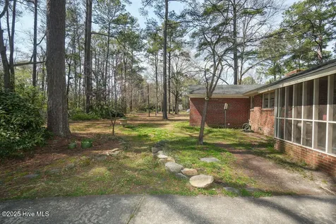 1201 Charles Drive Laurinburg NC 28352