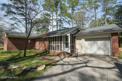 1201 Charles Drive Laurinburg NC 28352