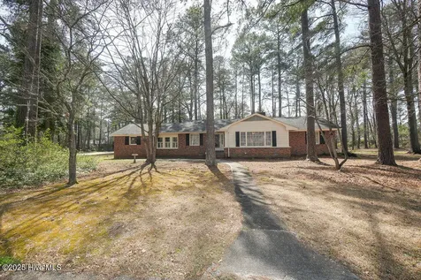 1201 Charles Drive Laurinburg NC 28352