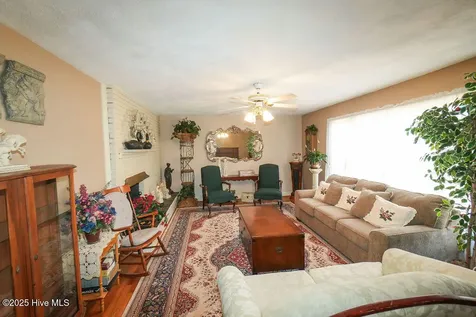 1201 Charles Drive Laurinburg NC 28352
