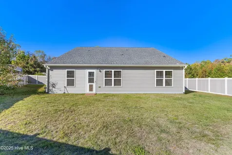 534 Sunset Point Drive SE Bolivia NC 28422