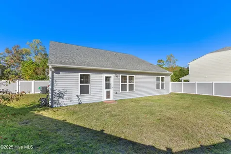 534 Sunset Point Drive SE Bolivia NC 28422