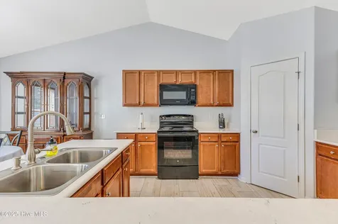 534 Sunset Point Drive SE Bolivia NC 28422