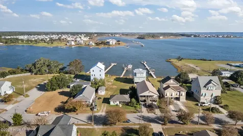 1208 Avery Street Morehead City NC 28557
